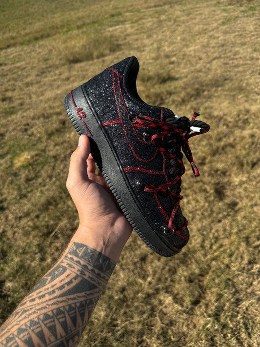 Custom Black & Red Glitter Crack Lightning Sneakers – Hand-Painted All-Black Sparkle Low-Tops with Red Glitter Fracture Lines, Tonal Swoosh & Red Paracord Laces