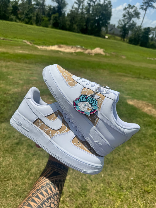 Custom Italian Luxury House Monogram Stripe Sneakers – Hand-Painted All-White Court Low-Tops with Tan & Brown Double-G Monogram Band, White Swoosh & Midsole Text