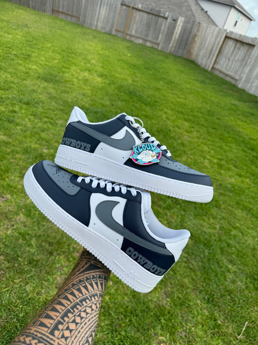Custom Dallas Football City Pride Sneakers – Hand-Painted Navy Blue, Charcoal Grey & White Low-Tops with Five-Point Star Toe Box Logo, Grey Swoosh & Midsole City Script