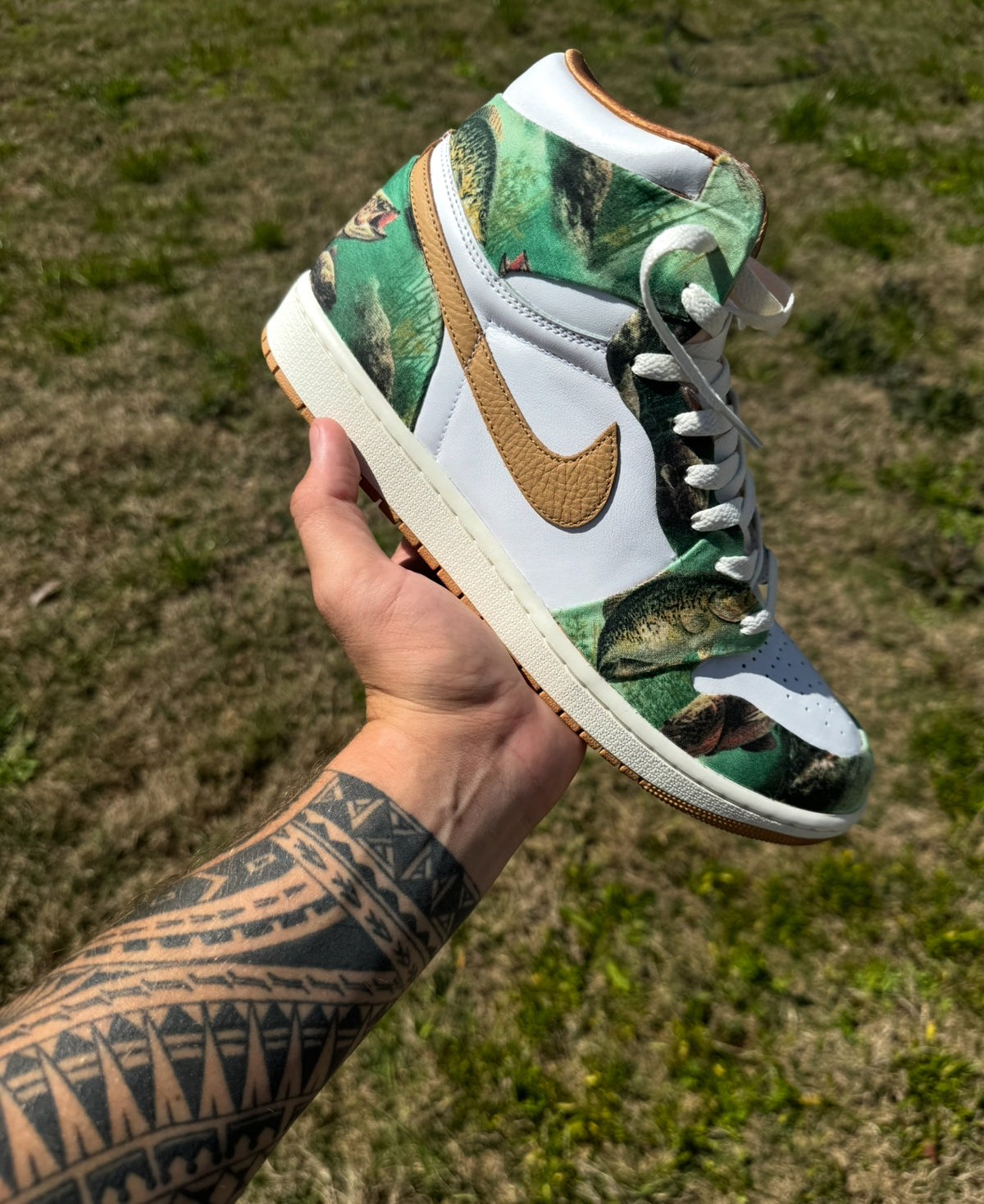 Custom Fishing Wildlife Bass Scene Mid-Top Sneakers – Hand-Painted Green & White Retro High-Top with Photorealistic Largemouth Bass Art, Tan Croc-Texture Swoosh & Gum Outsole